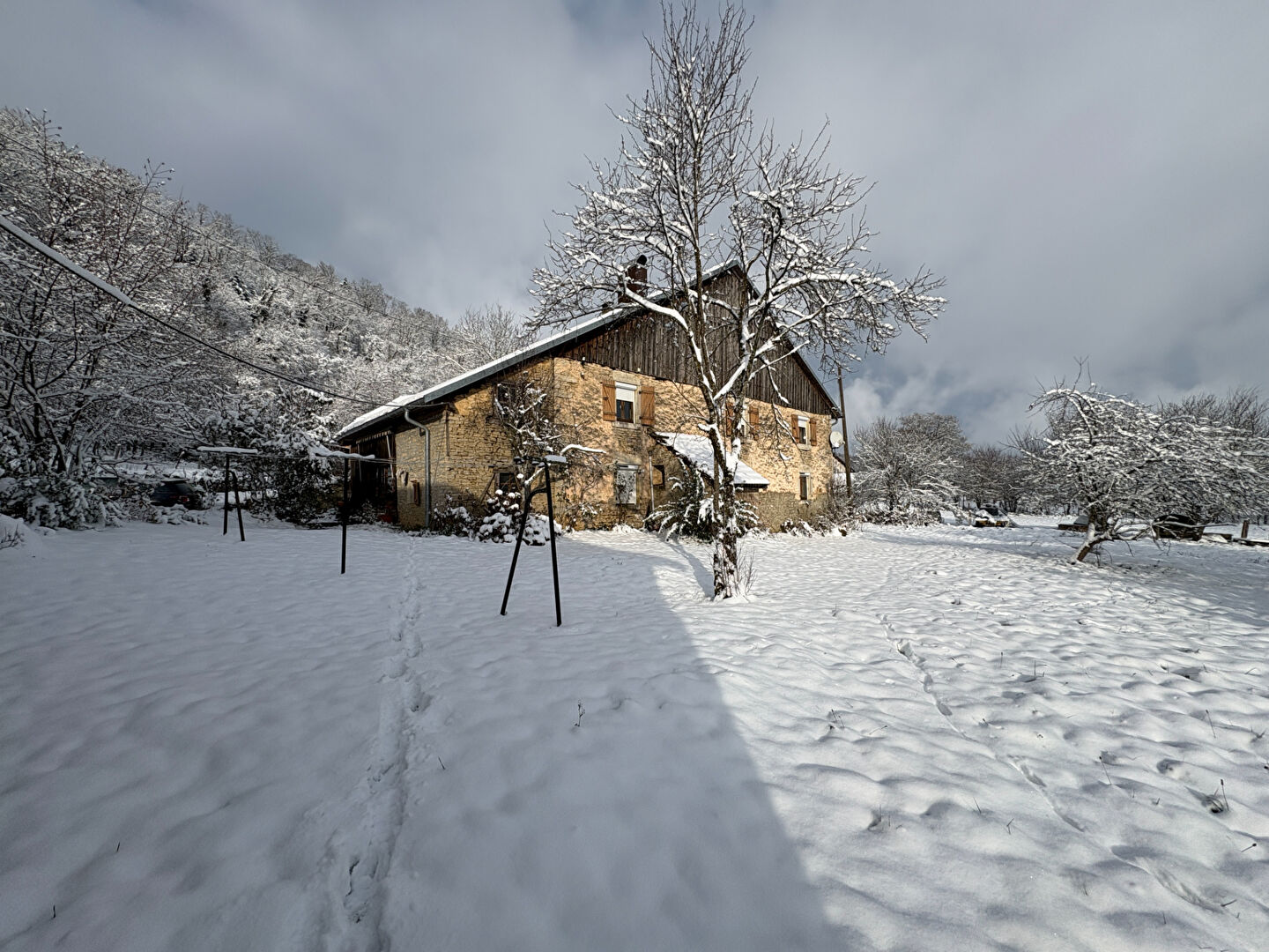 Ancienne ferme située à 20 minutes de PONT DE ROIDE
