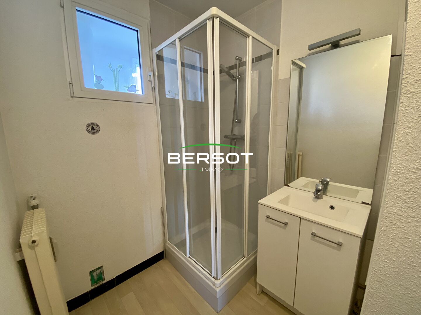 Photo Appartement T3 en chauffage collectif avec balcon, cave et parking collectif image 6/6