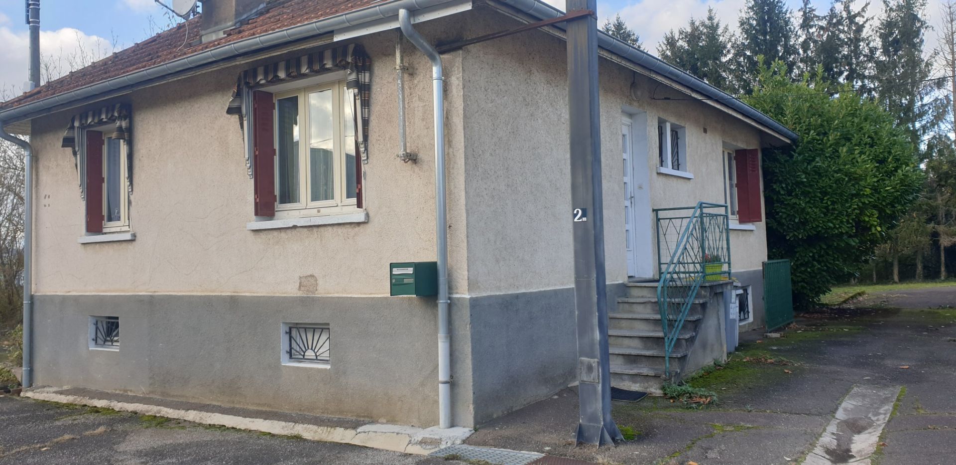 Maison avec deux chambres sur sous sol de 87 m2 avec jardin et garage