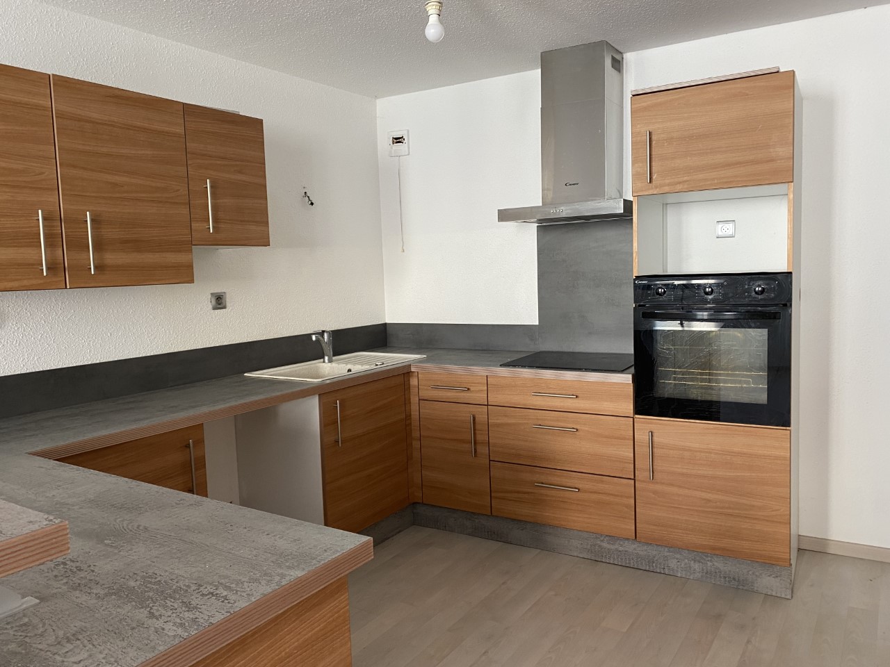 Photo T4 duplex à  louer - Au centre de Baume-les-Dames image 2/6