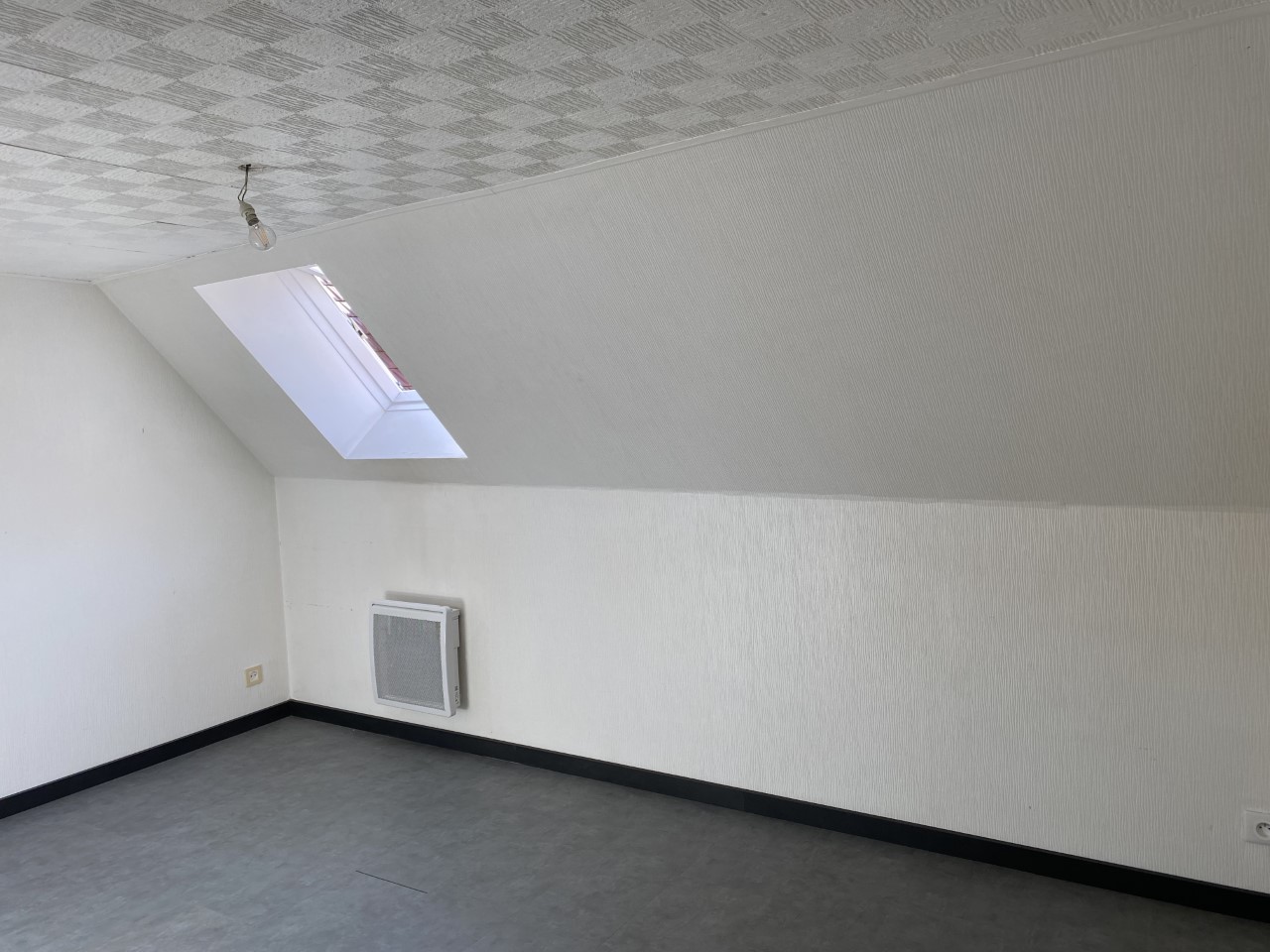 Photo T4 duplex à  louer - Au centre de Baume-les-Dames image 4/6