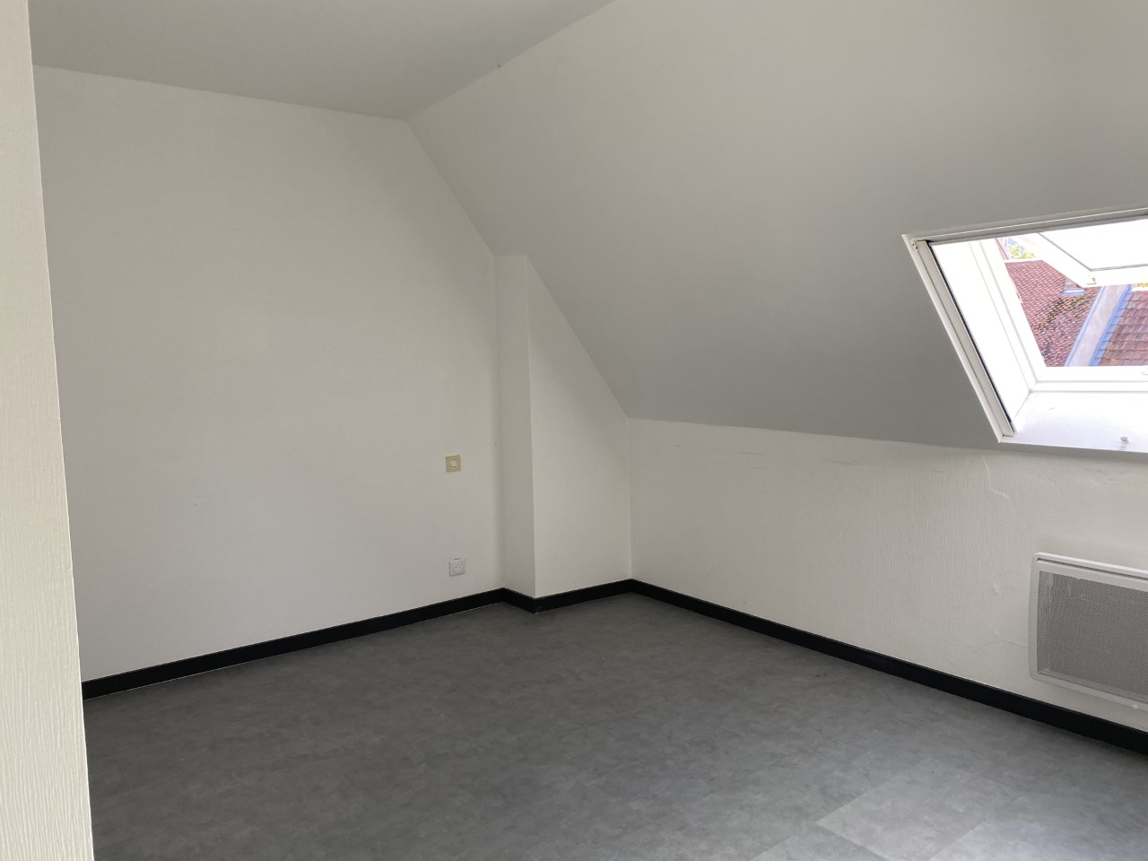 Photo T4 duplex à  louer - Au centre de Baume-les-Dames image 6/6