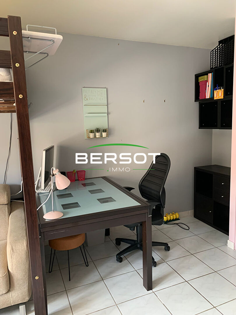 Photo studio meublé  rue de Dole image 5/6