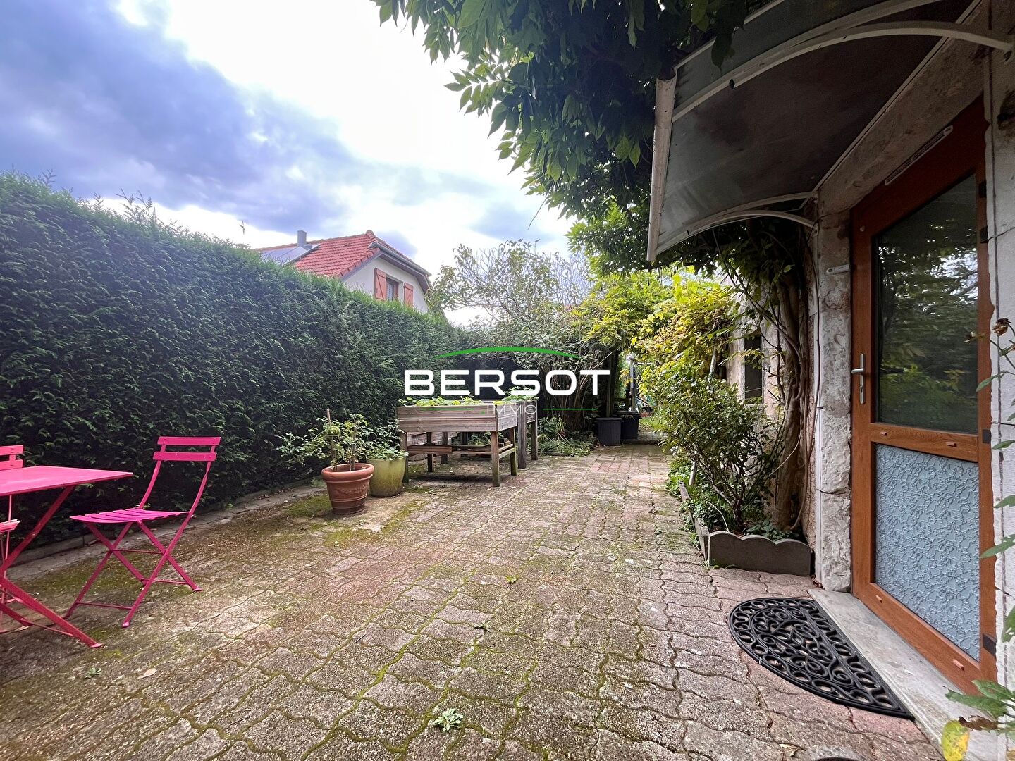 Photo T2 meublé  quartier VELOTTE image 2/6