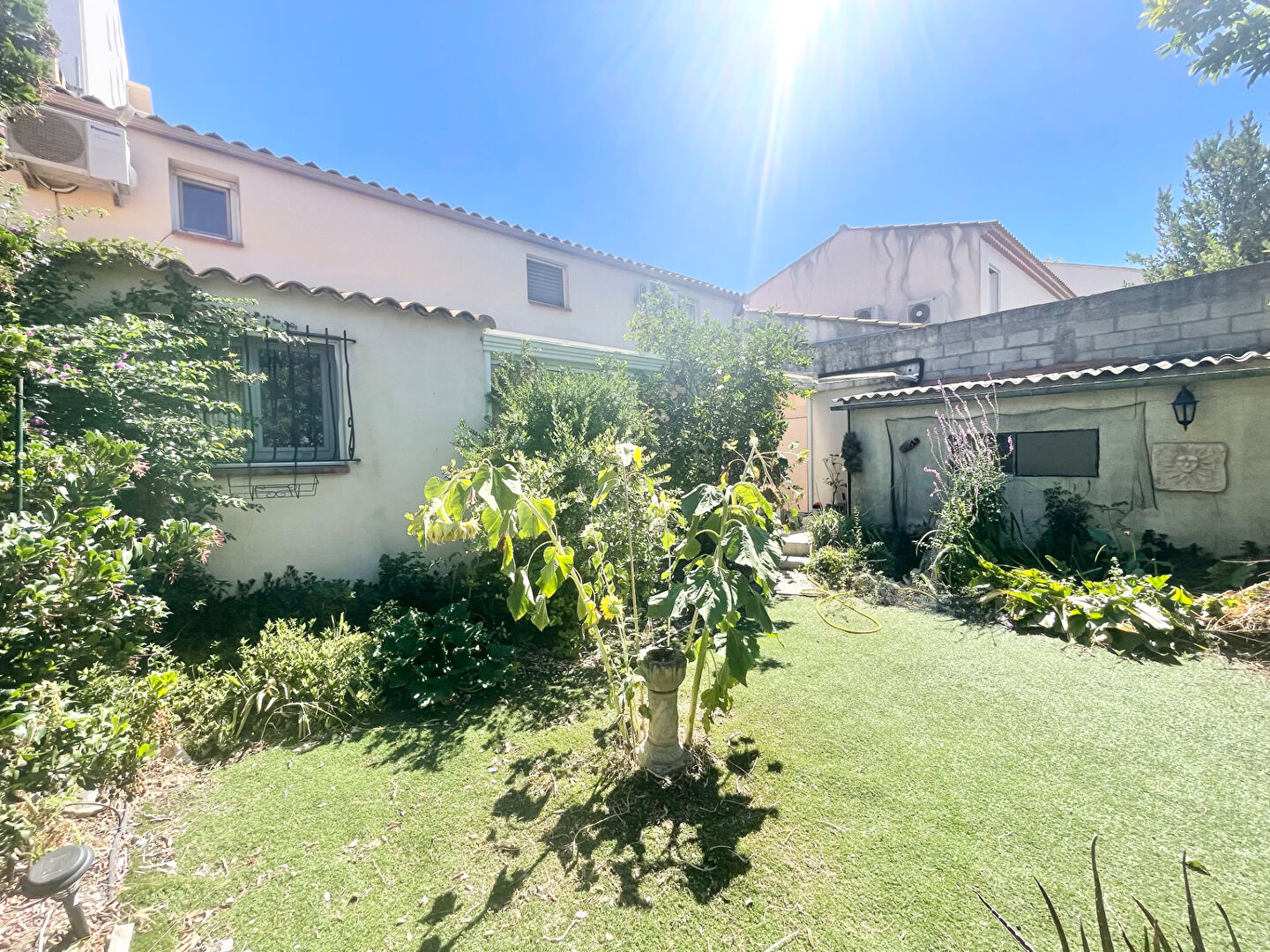 Photo Maison Mitoyenne R+1 Sainte-Marguerite 13009 Marseille 7 pièce(s) 176 m² sur parcelle de terrain de 254 m² intégrant ( Véranda + Atelier + Jardin ) image 2/6