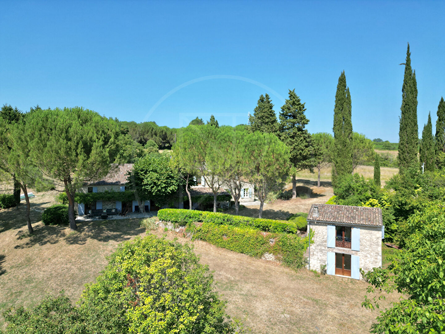 Propriété d'exception et maison d'amis