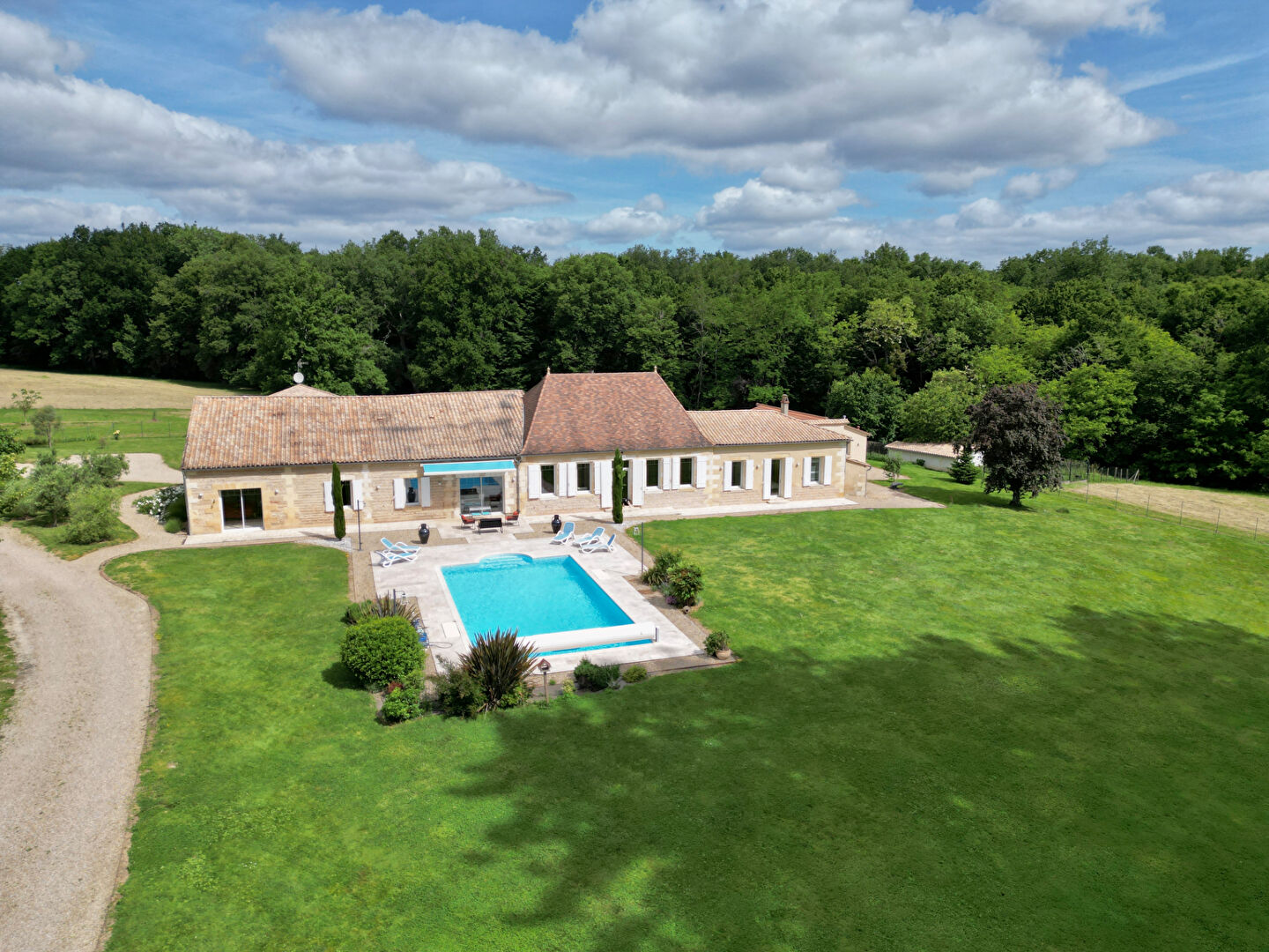 Maison 
BERGERAC
 4915