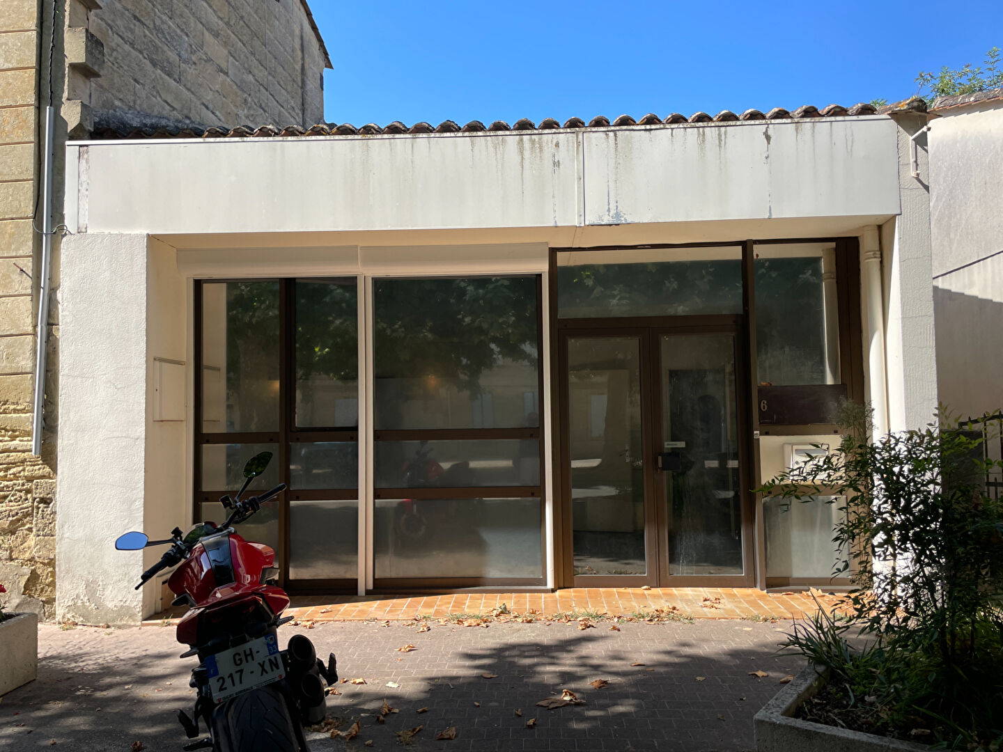 Local professionnel 
SAINTE TERRE
 4906