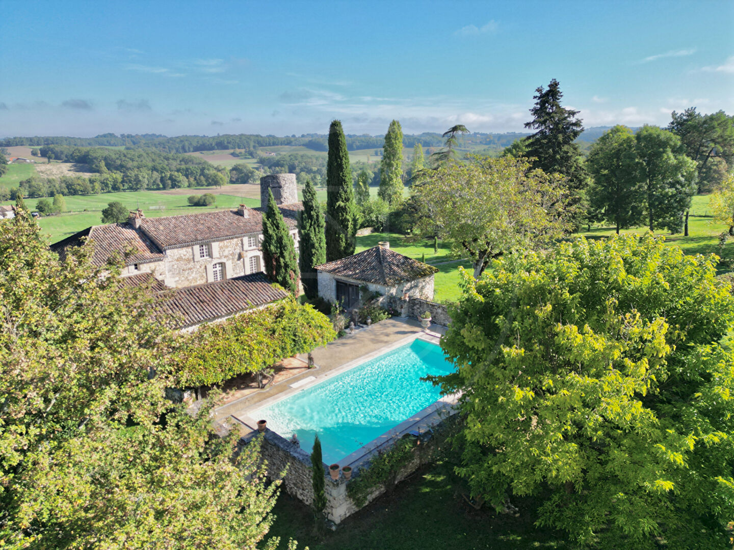 Maison 
MONTAZEAU
 5099