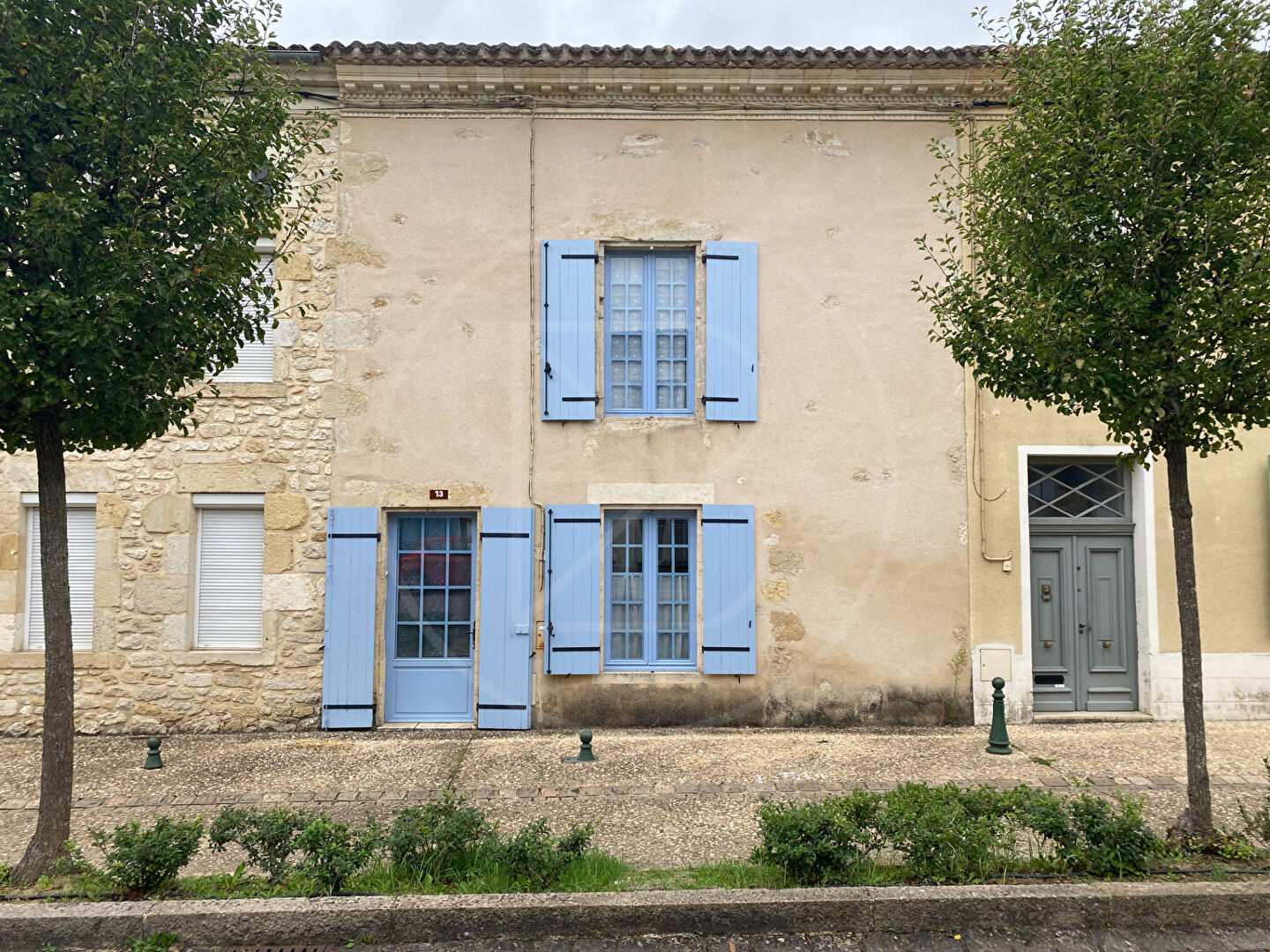 Maison 
GENSAC
 5047