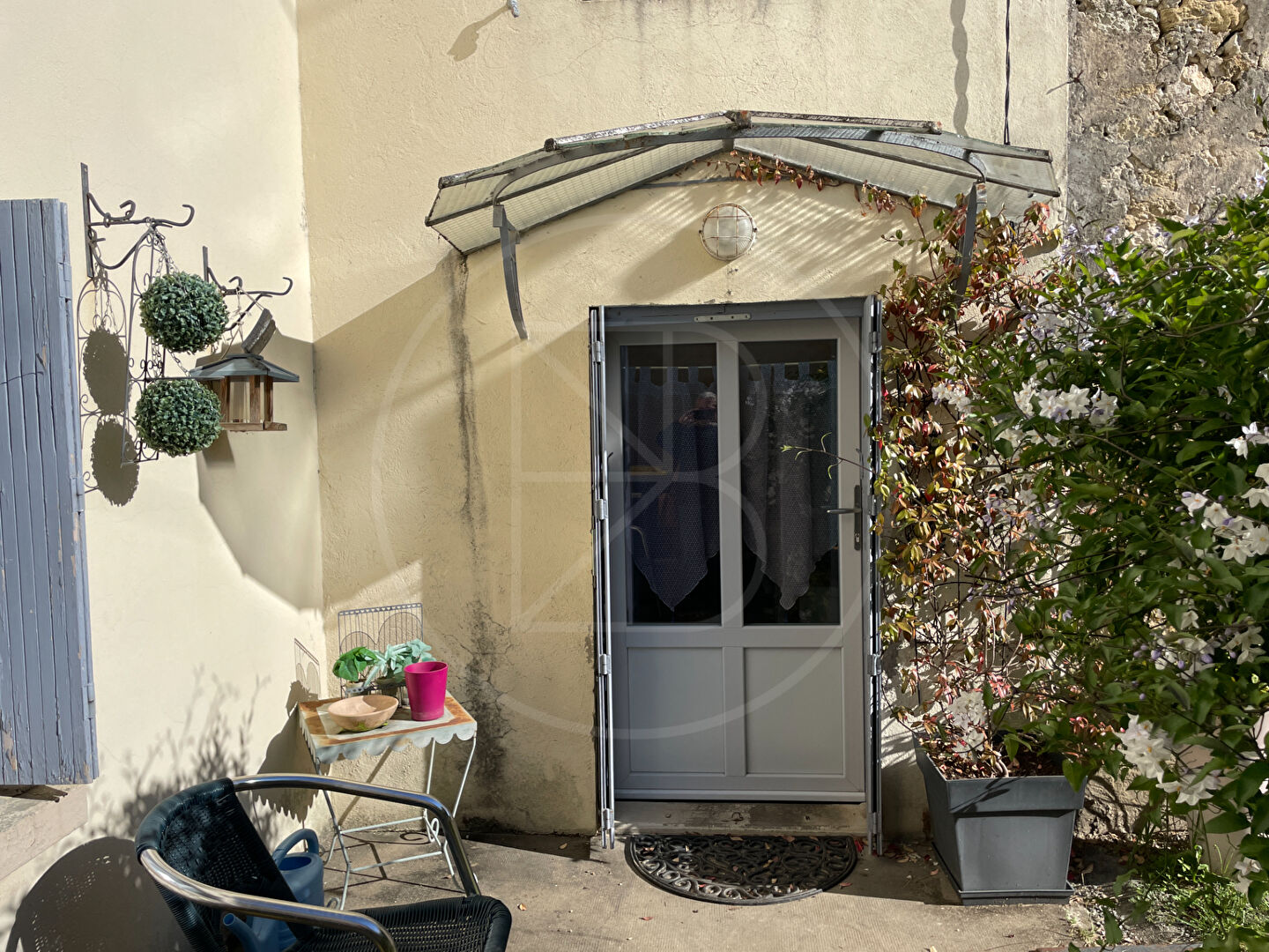 Maison 
GENSAC
 5112