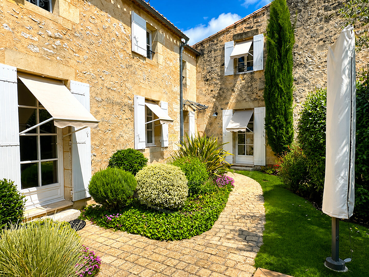 Maison 
FRONSAC
 6051