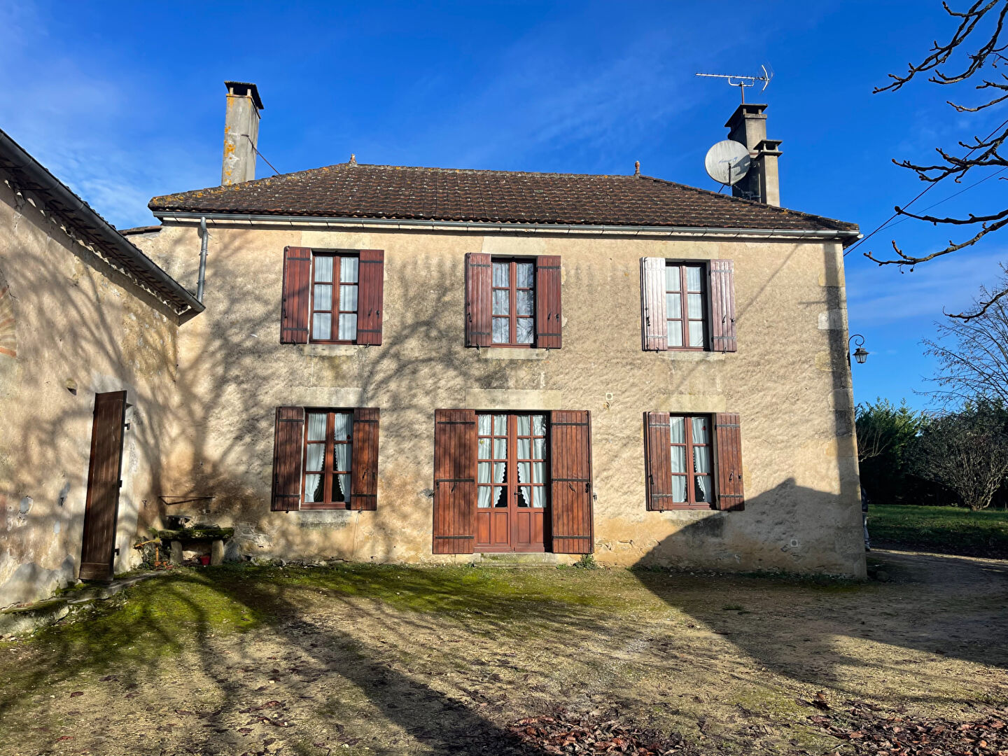 Authentique maison de campagne et ses dépendances