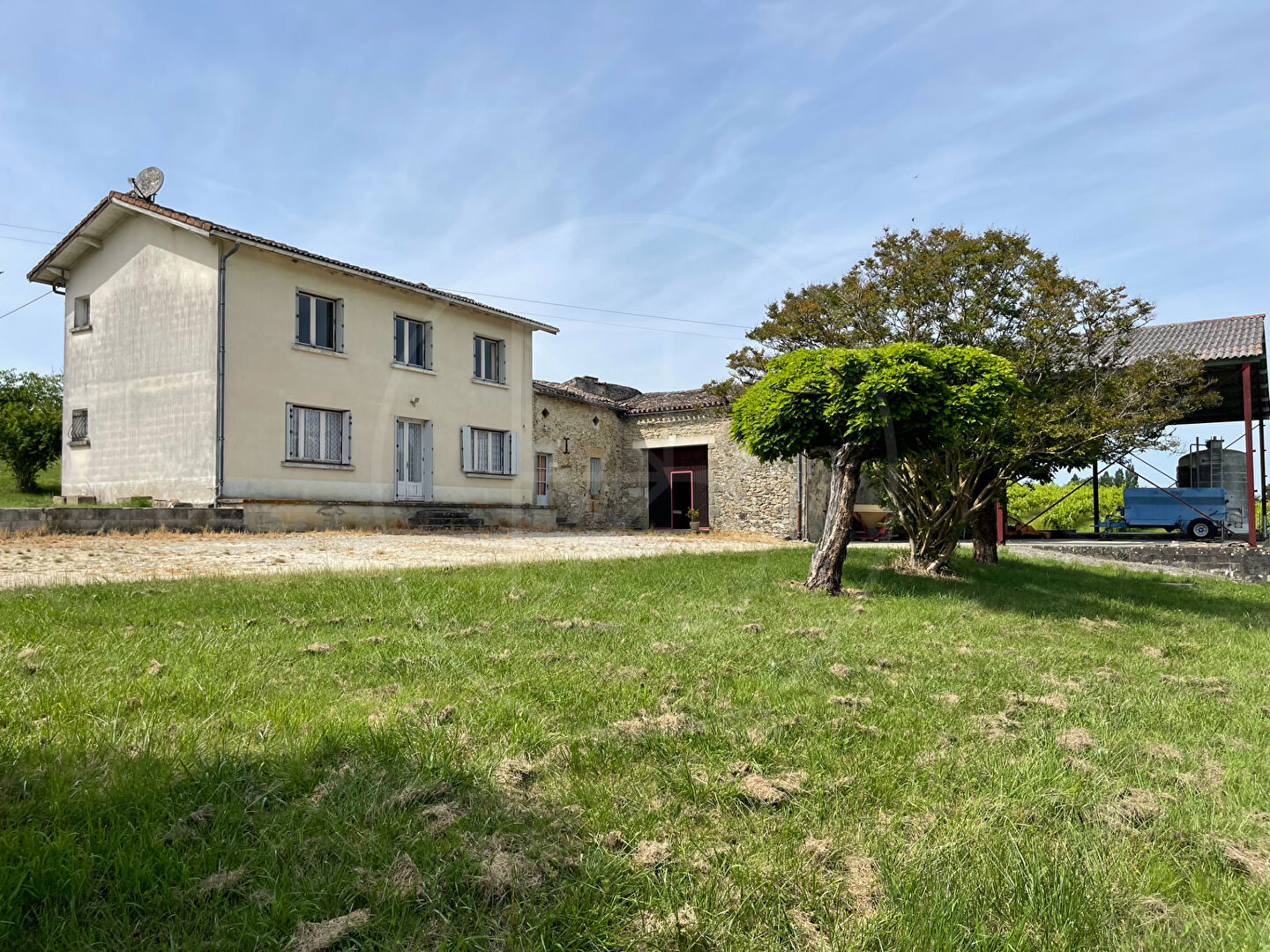 Ancienne ferme et maison familiale sur plus de 7 hectares