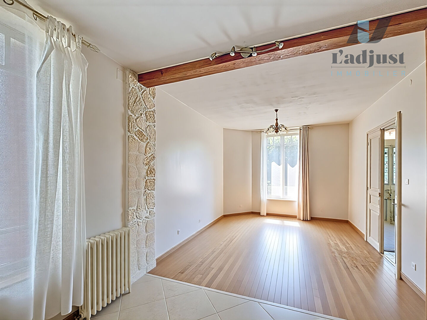 Photo 14mn de MONTERAU-FAULT-YONNE Maison - 7 pièces - Sous-sol total - Grand terrain - garage image 3/6