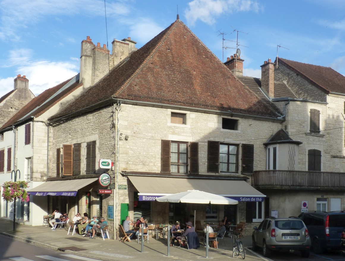 MONTBARD MURS ET FONDS DE COMMERCES