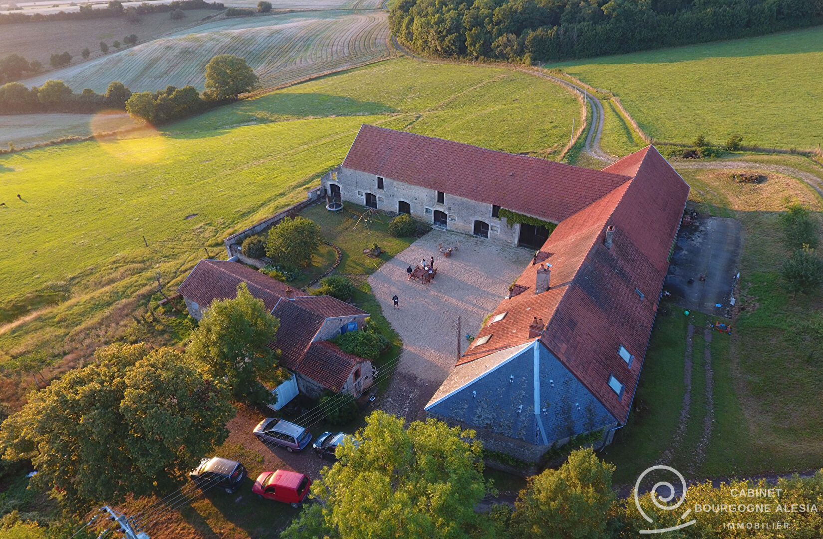 Photo Maison Pouilly En Auxois 12 pièce(s) 280 m2 image 1/6