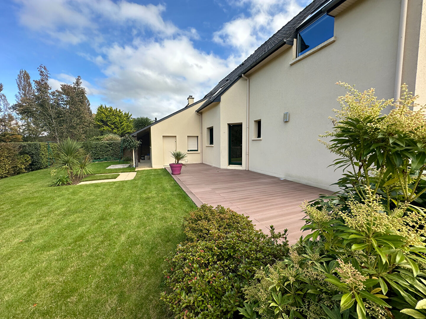 Photo LA MEZIERE - MAISON - 207.9M2 - TERRAIN 662m2 - image 2/6