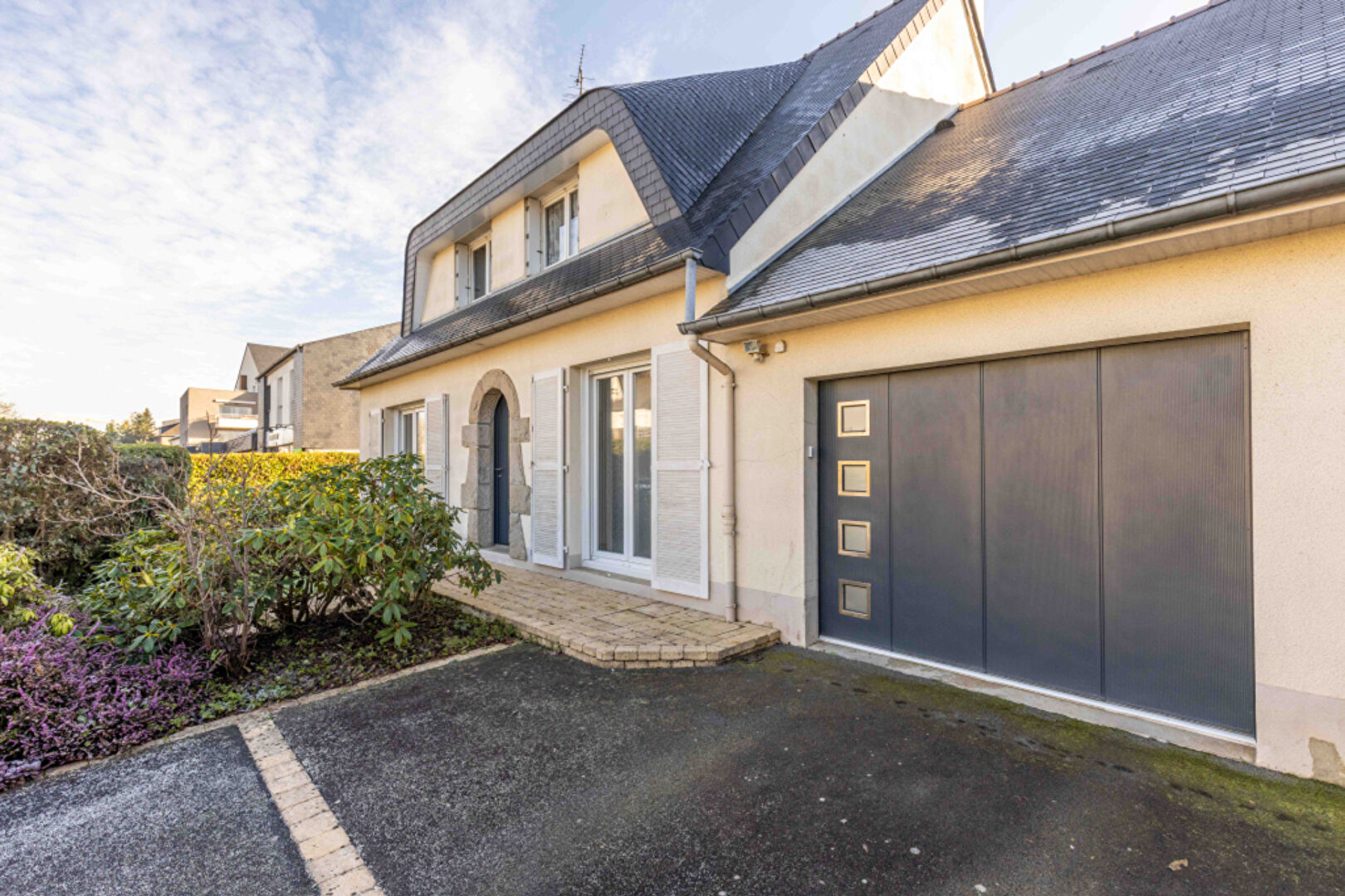 Photo Maison - 7 pièces - 145 m2 - 5 Chambres image 2/6