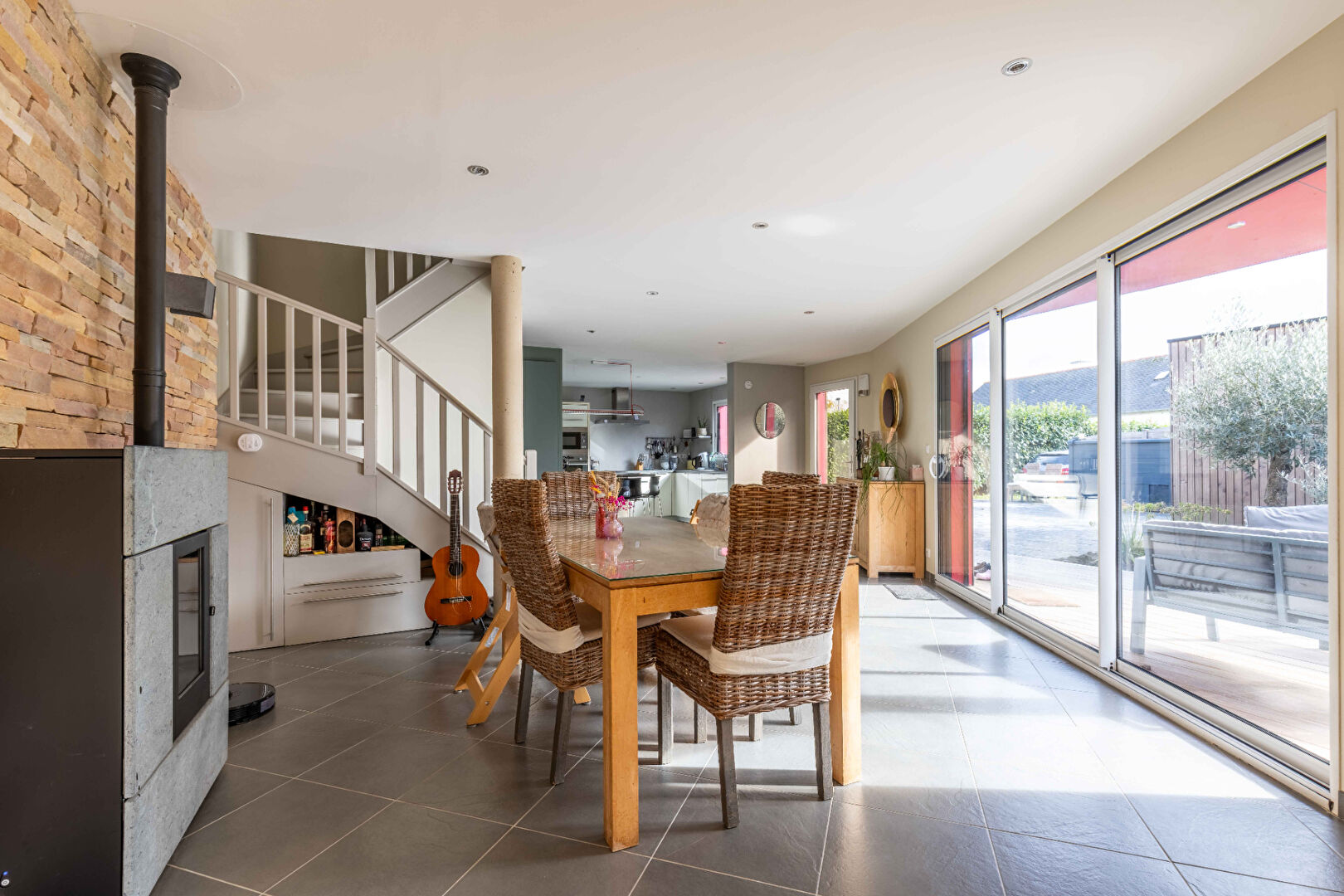 MAISON CONTEMPORAINE  168 m² AVEC PISCINE - LASSY