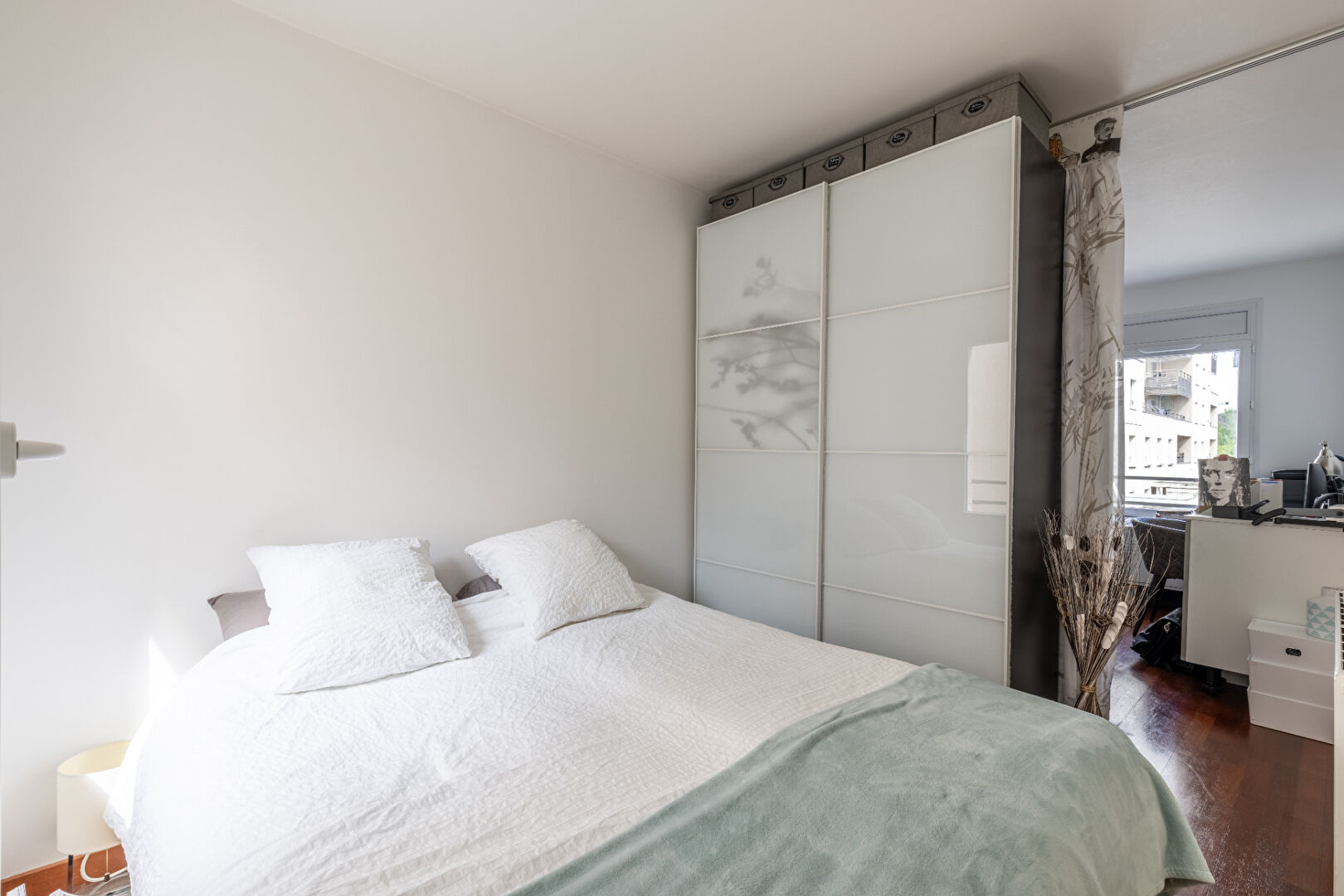 Photo Grand Duplex de type 4 - 87m2 - RENNES - Extérieurs, stationnement et cave. image 3/5