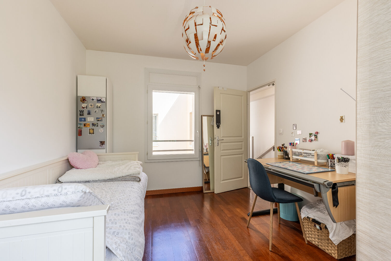 Photo Grand Duplex de type 4 - 87m2 - RENNES - Extérieurs, stationnement et cave. image 4/5