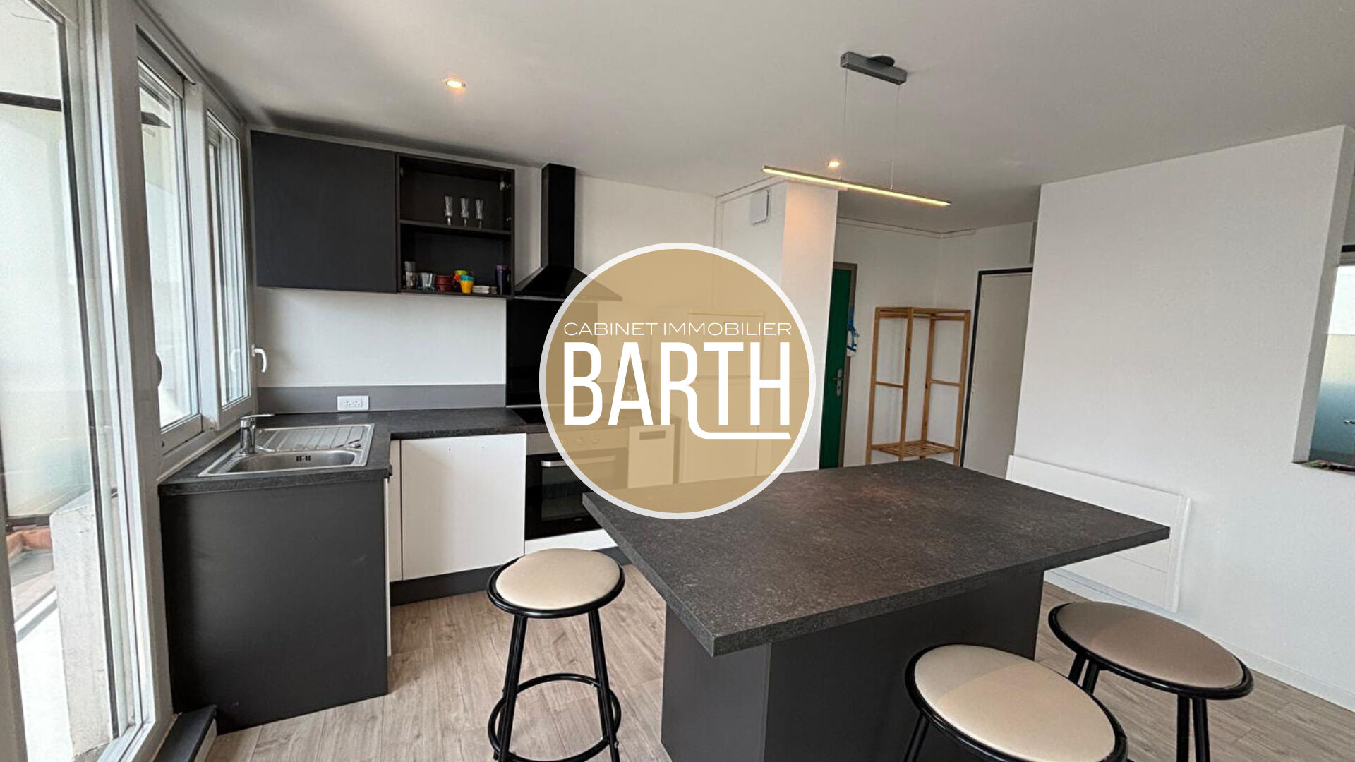 Appartement T3 lumineux, Hyper-centre de Lorient, Ancien T4 rénové