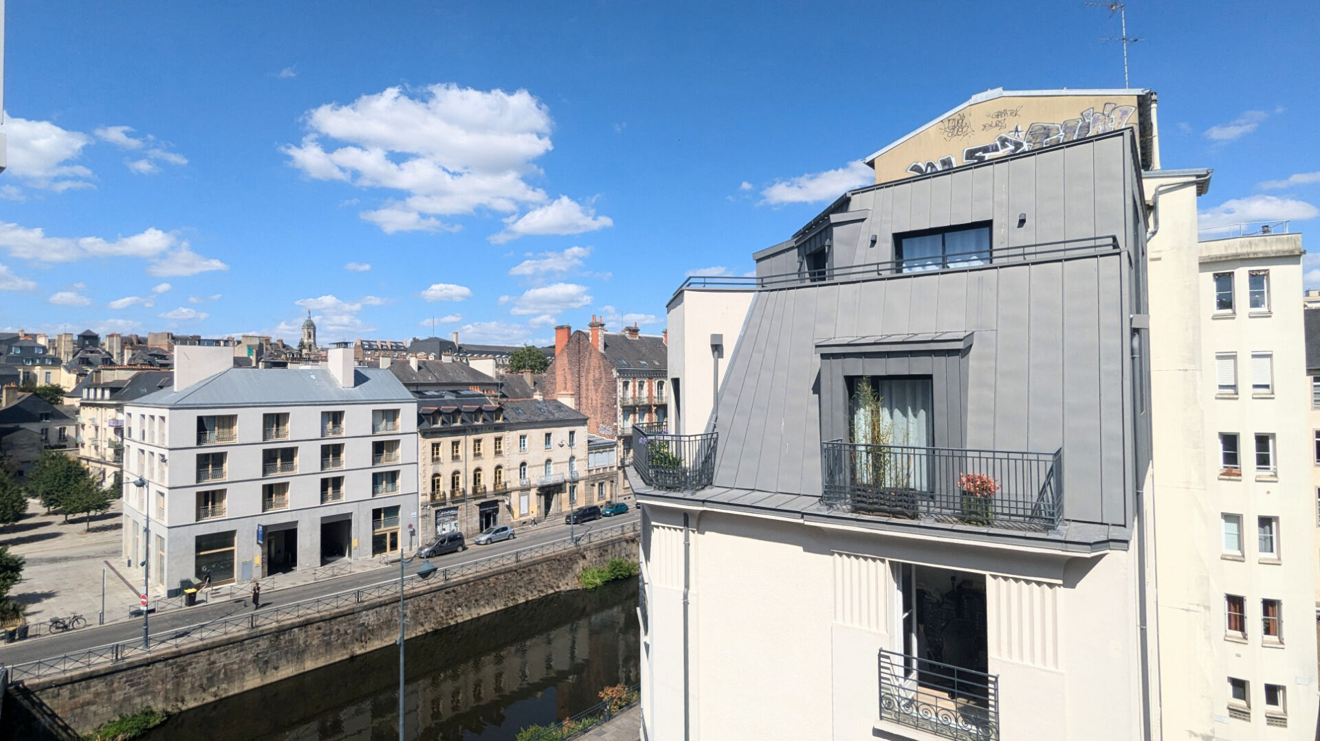 Photo Studio 21.5 m2 - PLACE SAINT-GERMAIN image 3/6