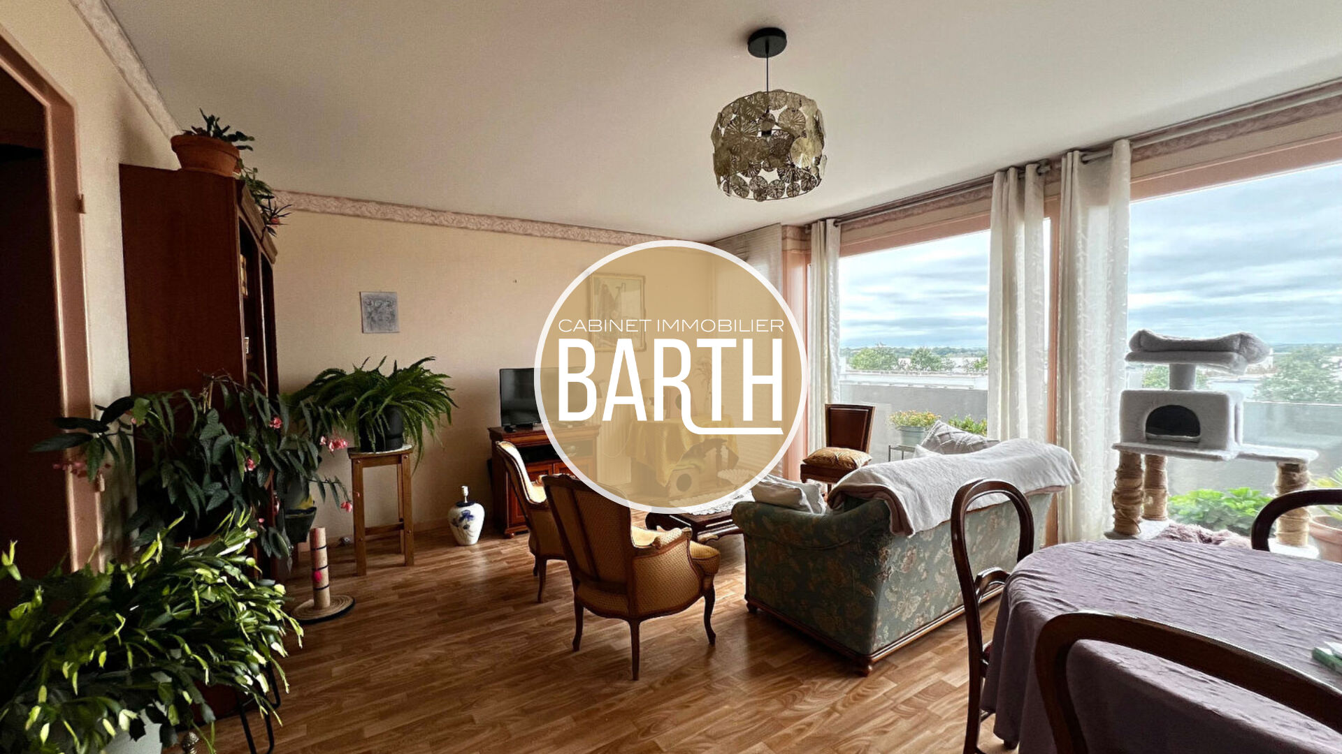 Photo DUPLEX - GRAND T4 en dernier étage avec terrasse et garage - Saint-Jacques-de-la-Lande / Proximité métro GAITÉ - 82 m2 image 1/6