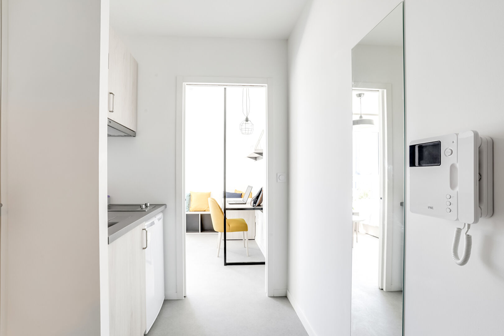 Photo APPARTEMENT T1 - 18.07 M² HAB - PONTCHAILLOU / ANATOLE FRANCE image 2/5