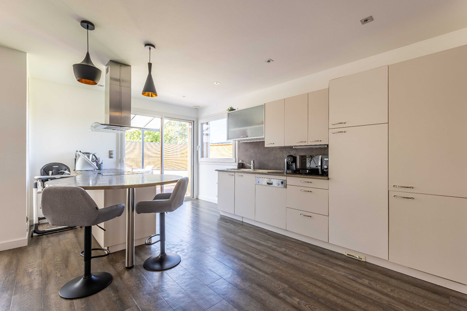 Photo Longère centre-bourg, 5 CH, 185.45 m2, grand garage & carport image 5/6