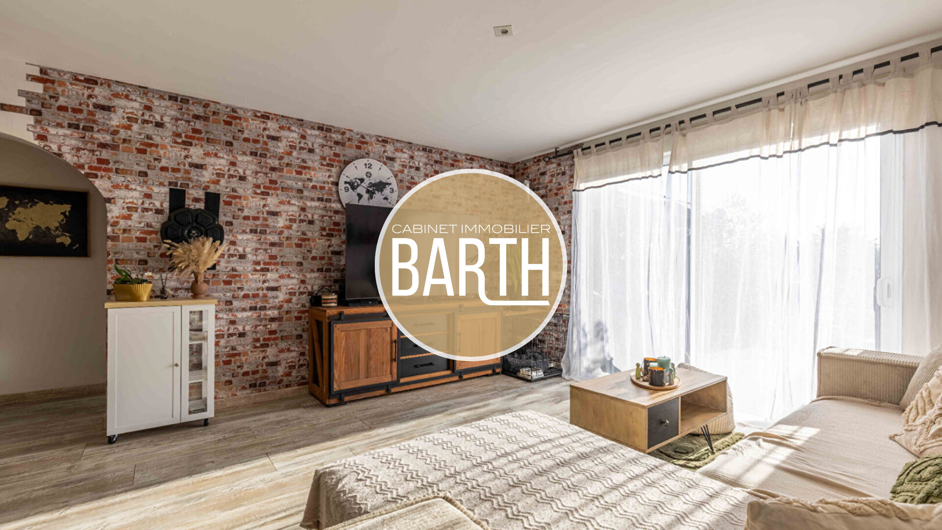 MAISON PLAIN PIED - 3 CHAMBRES AVEC VUE IMPRENABLE - GARAGE - DEPENDANCES