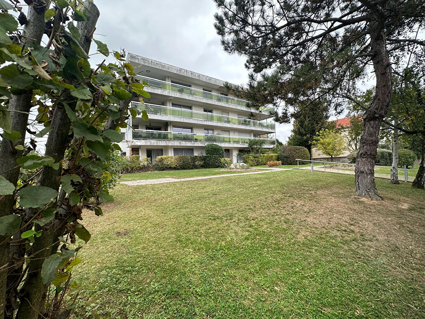 Appartement Le Raincy 4 pièce(s) 90 m2