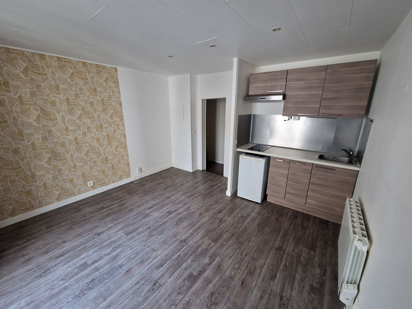STUDIO 21m2 -PLACE DE CLICHY-PARIS 75018