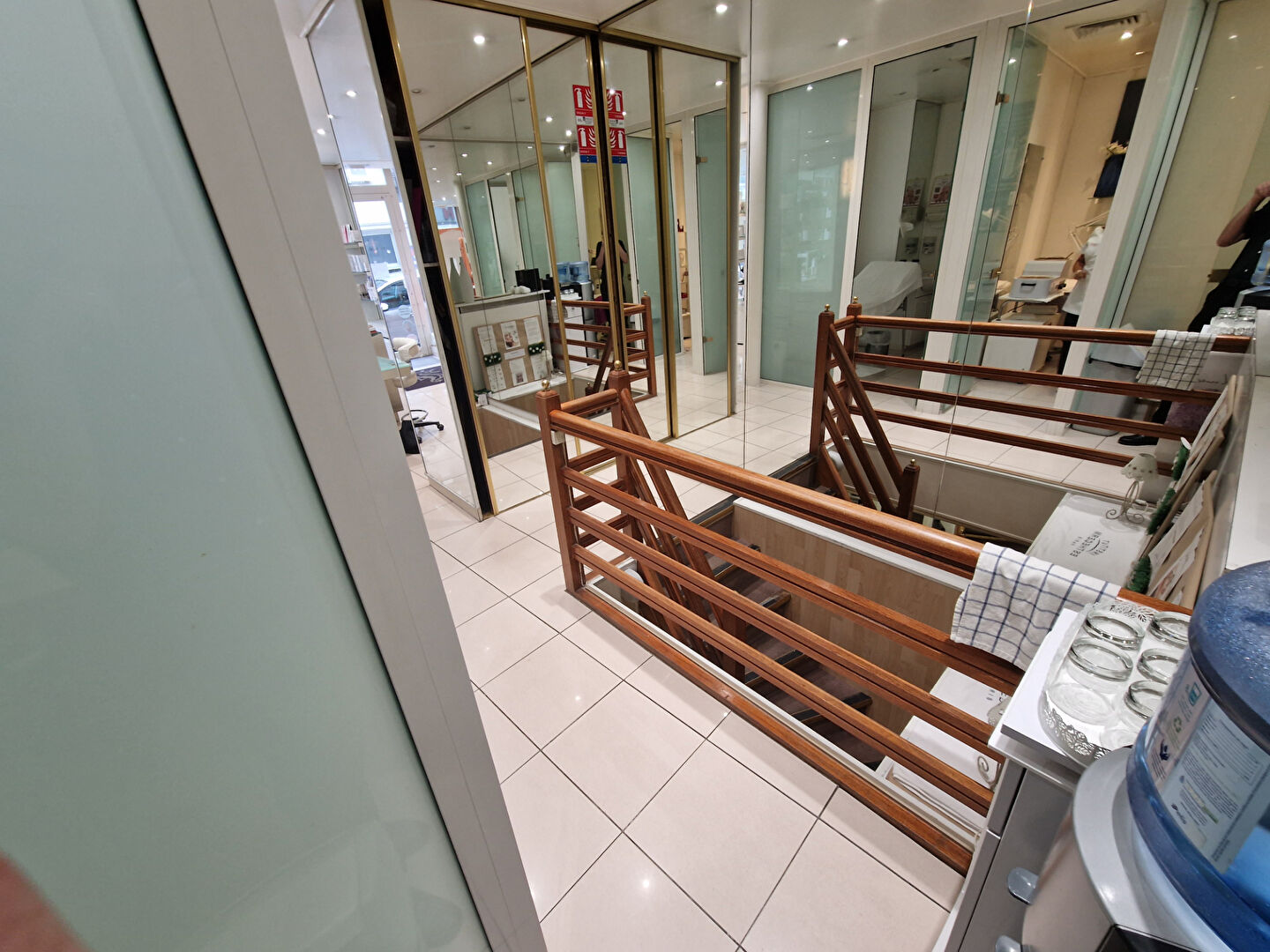 Photo BOUTIQUE 50m2 - RUE LABORDE - PARIS 75008 image 3/6