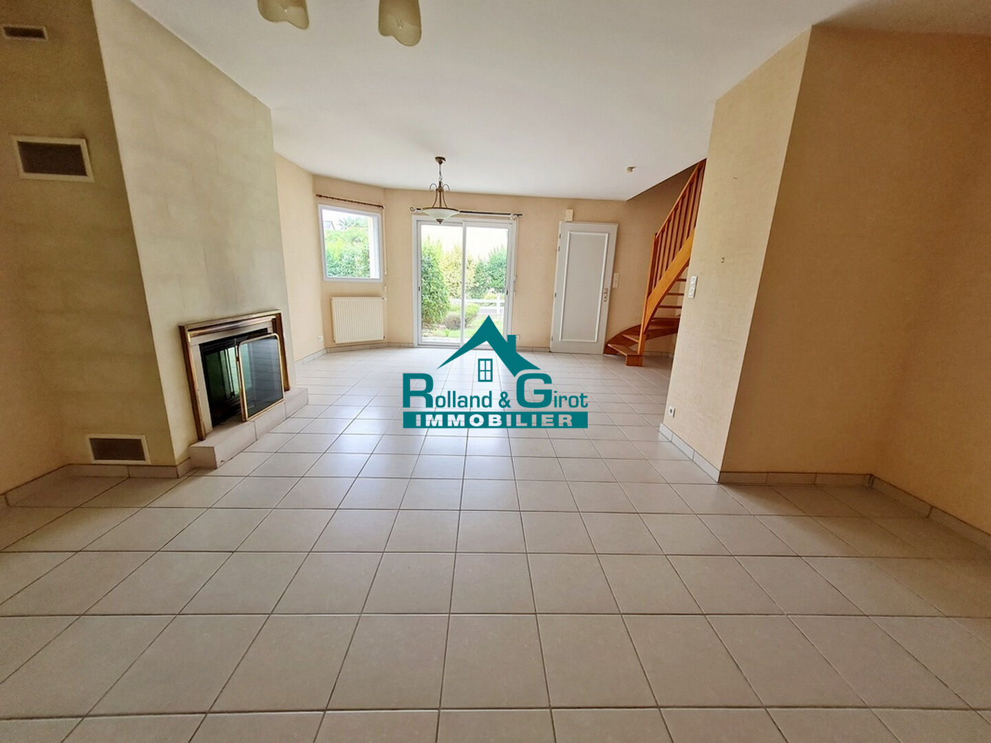 Photo Maison d'habitation de type 6 à vendre à ST AUBIN DU CORMIER image 2/6