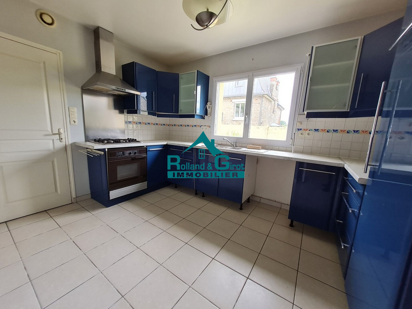 Photo Maison d'habitation de type 6 à vendre à ST AUBIN DU CORMIER image 3/6