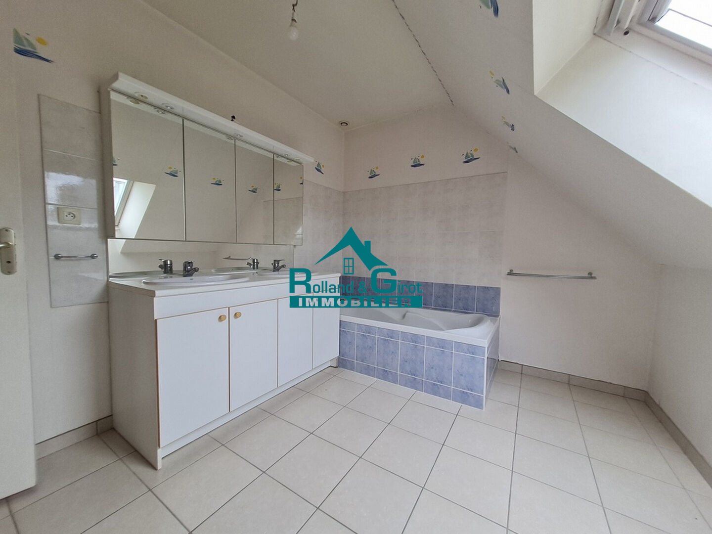 Photo Maison d'habitation de type 6 à vendre à ST AUBIN DU CORMIER image 4/6