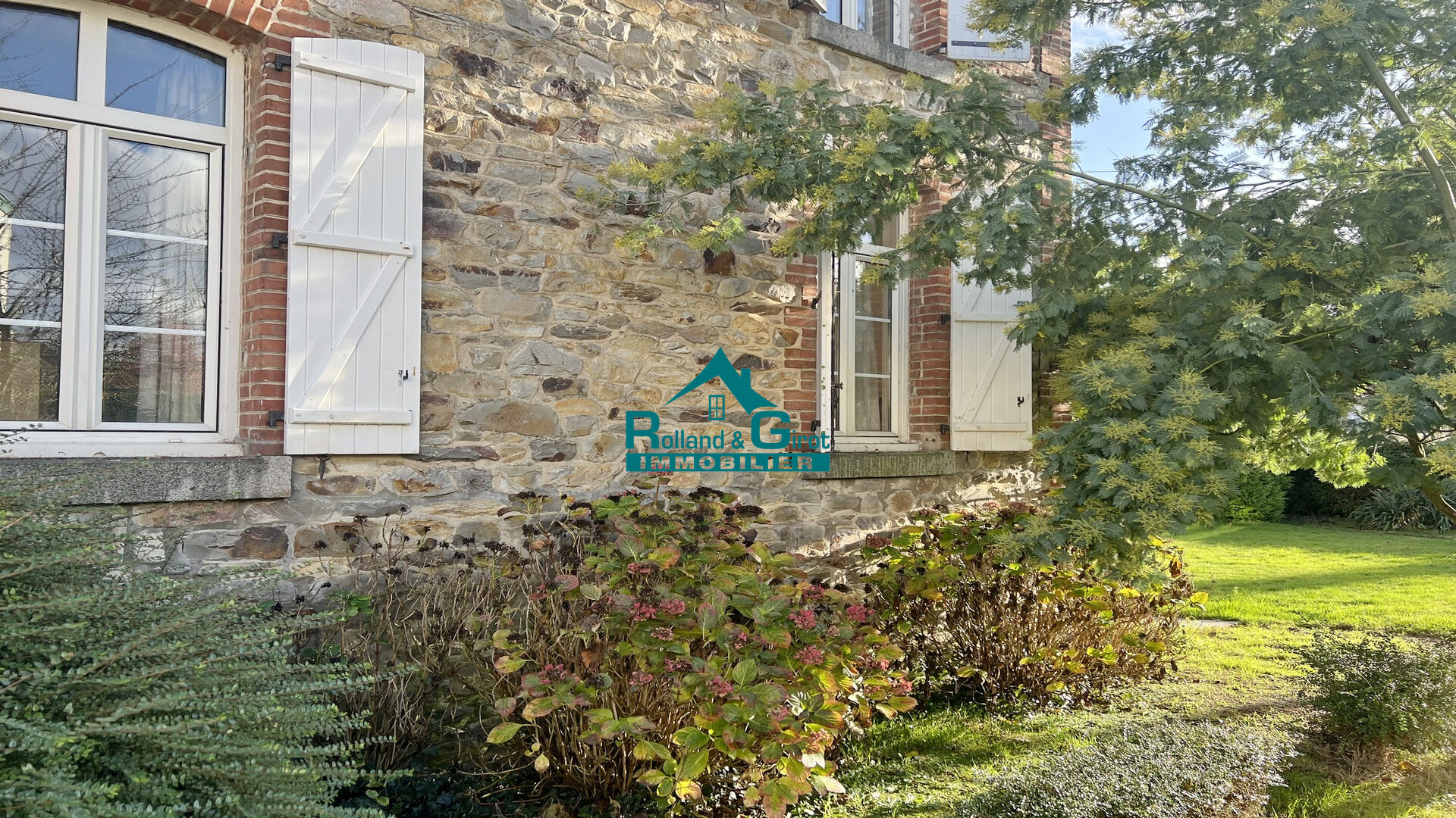 Photo Maison bourgeoise en pierre à rénover à Noyal-sur-Vilaine image 4/6