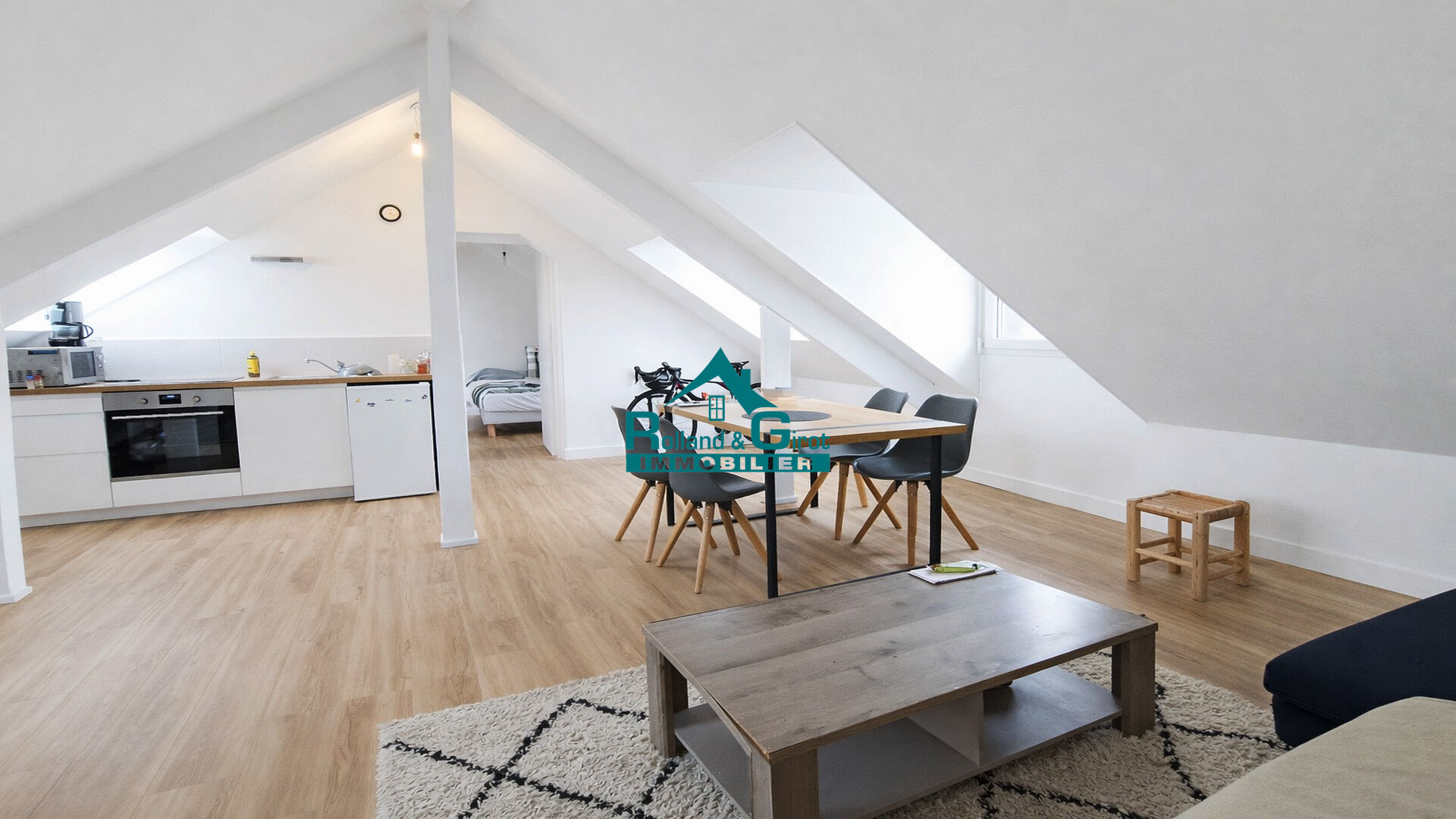 Agence immobilière de Rolland,  Girot Immobilier