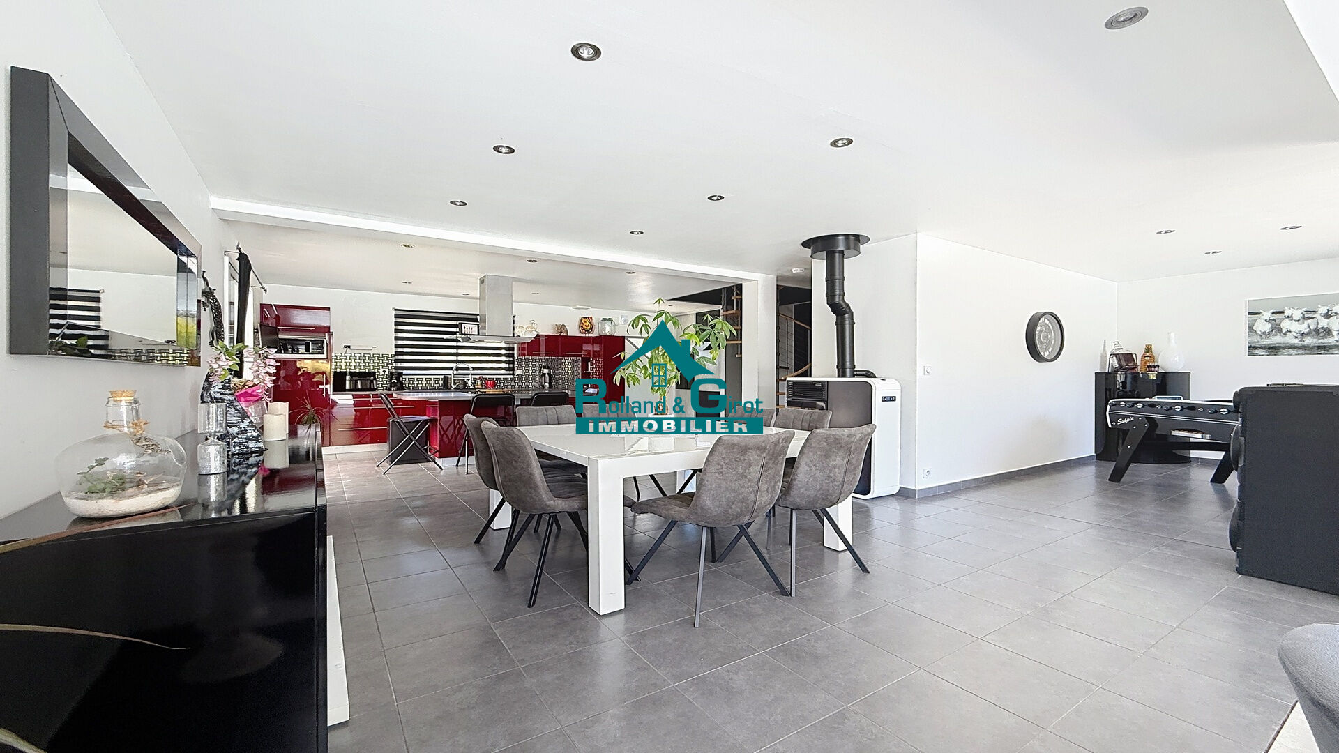 Maison à vendre à Sens de Bretagne - 7 pièces, 5 chambres, piscine