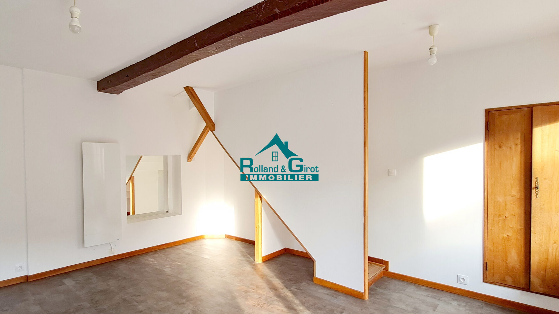 Photo Petit Prix, Grand Confort : T3 Agréable, Garage et Dépendance. image 2/5