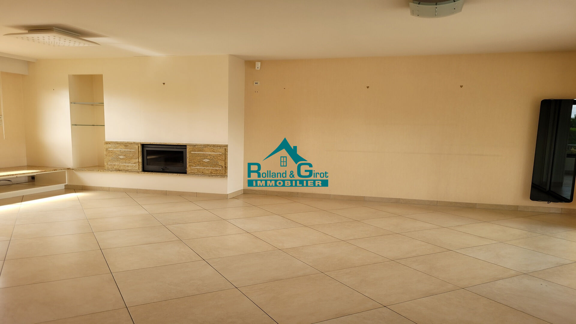 Agence immobilière de Rolland,  Girot Immobilier