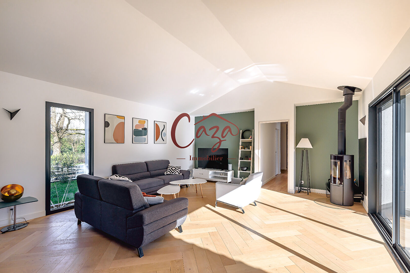 Photo Villa contemporaine de plain-pied avec piscine image 4/6