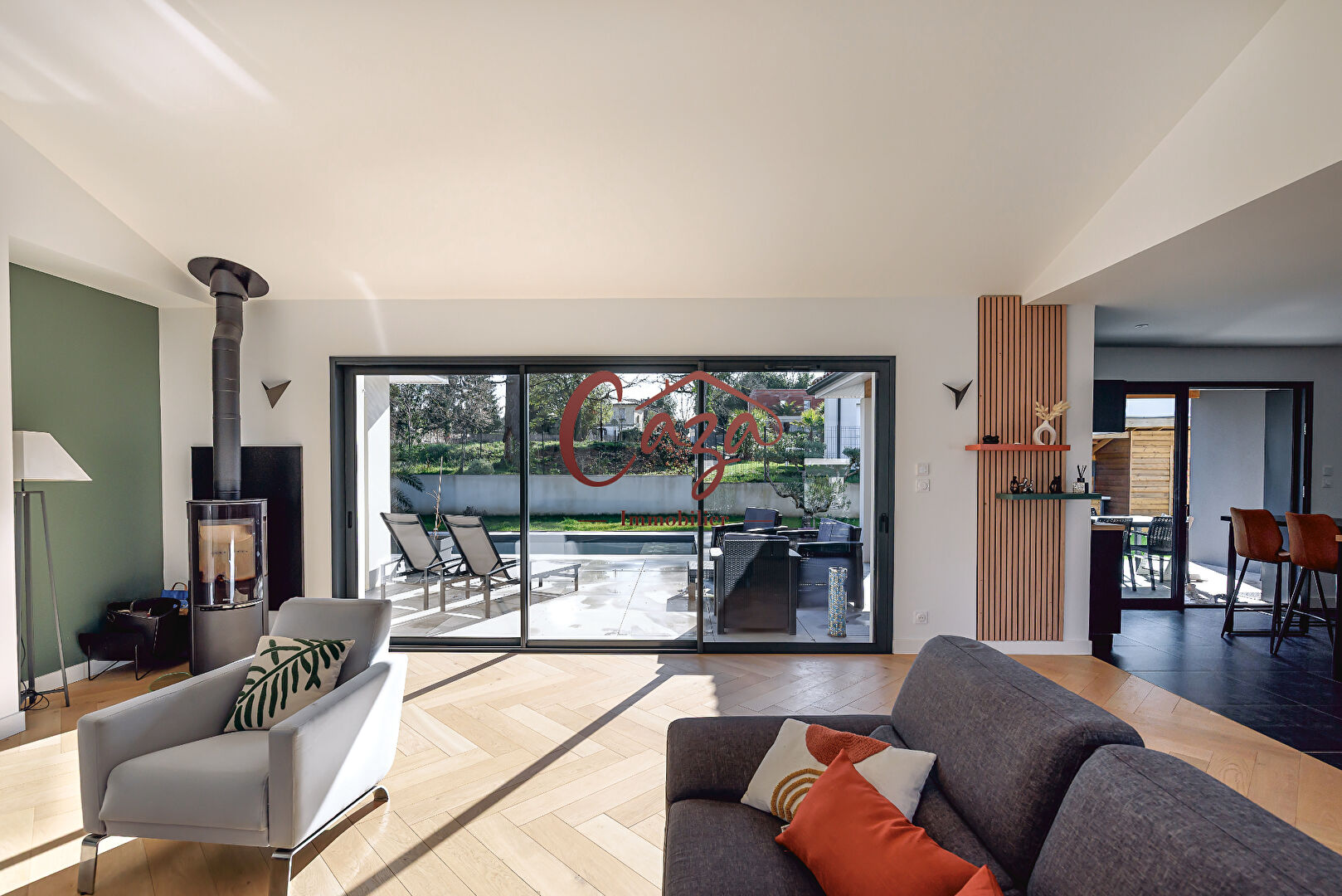 Photo Villa contemporaine de plain-pied avec piscine image 5/6