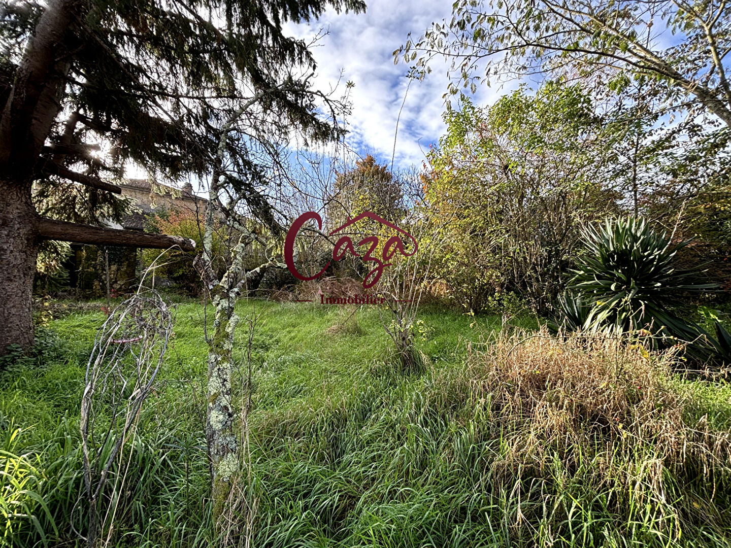 Terrain arboré de 855 m² avec permis  -  BARON