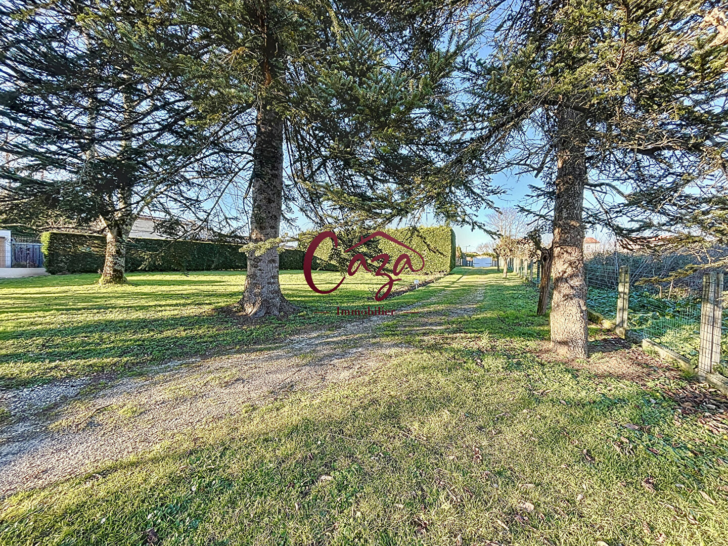 Photo Terrain de 969 m2 - CENTRE BOURG et LIBRE DE CONSTRUCTEUR / Secteur FARGUES image 1/2