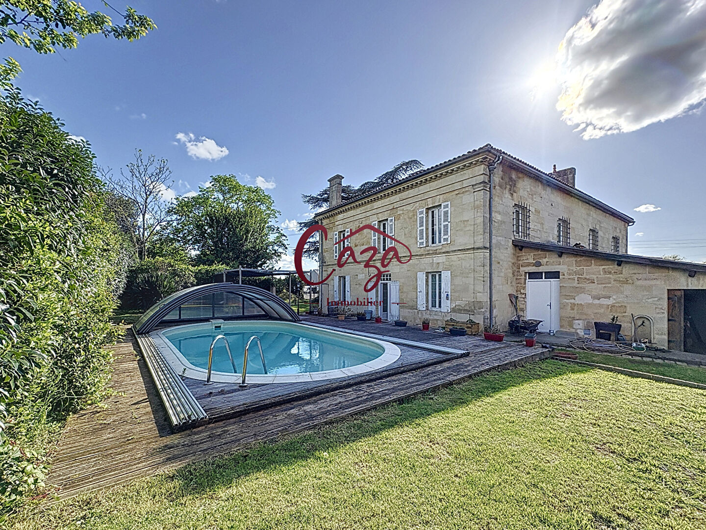Photo Élégante demeure - 400m2 - 6 chambres - 1970m2 de parcelle - résidence principale / bureaux / chambre d'hôtes / hôtel particulier image 2/6