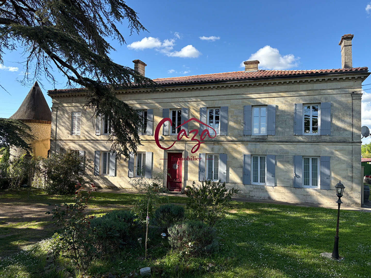 Photo Élégante demeure - 400m2 - 6 chambres - 1970m2 de parcelle - résidence principale / bureaux / chambre d'hôtes / hôtel particulier image 3/6