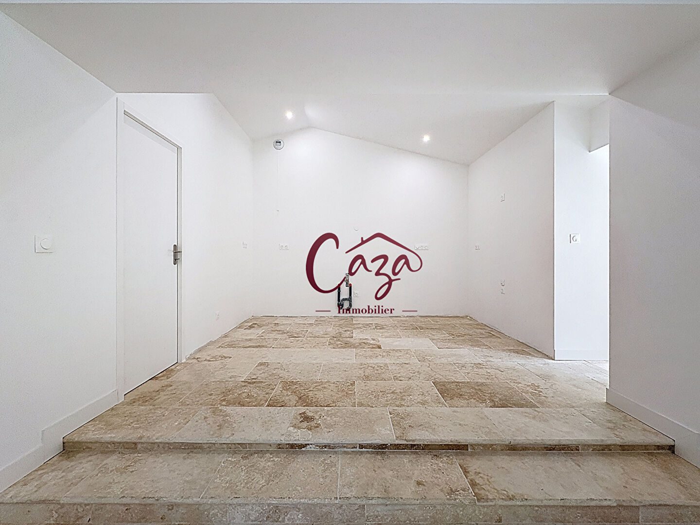 Photo Maison pierre rénovée - 135m2 (150m2 surface au sol) - grand terrain piscinable image 3/6